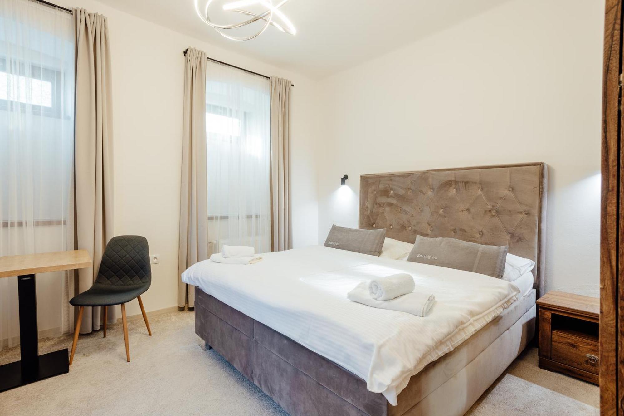 Botanicky Dvor Aparthotel Banská Štiavnica Екстериор снимка