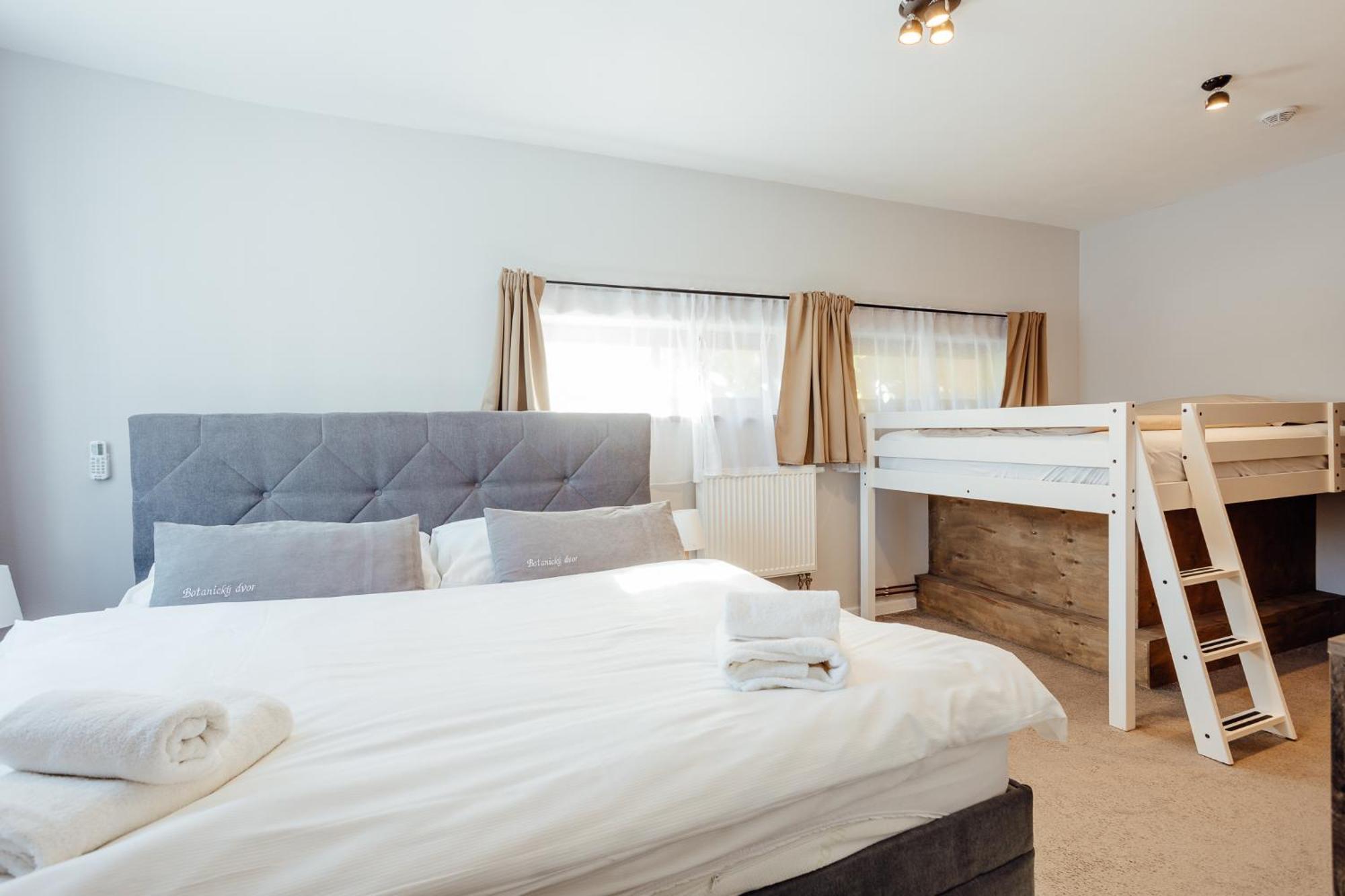 Botanicky Dvor Aparthotel Banská Štiavnica Екстериор снимка